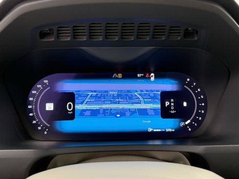 Certified 2023 Volvo XC90 B6 Plus w/ Protection Package Premier AWD/4WD image 16