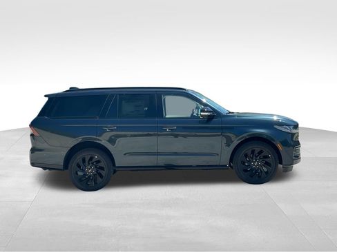 New 2026 Lincoln Navigator Reserve w/ Jet Appearance Package AWD/4WD image 6