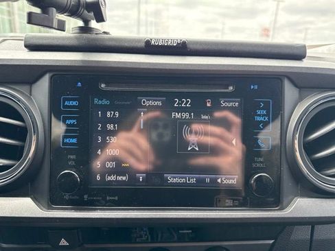 Used 2017 Toyota Tacoma TRD Sport w/ Tow Package (A/T) AWD/4WD image 28