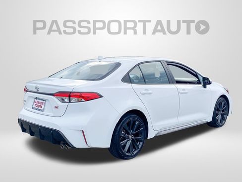 Certified 2025 Toyota Corolla SE FWD image 9