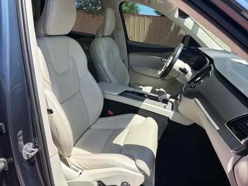Used 2023 Volvo XC90 T8 Ultimate w/ Lounge Package AWD/4WD image 37