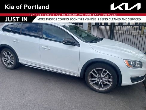 Used 2016 Volvo V60 T5 Cross Country w/ Convenience Package AWD/4WD image 1