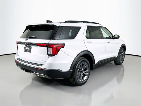 New 2026 Ford Explorer Active w/ Active Comfort Package image 13