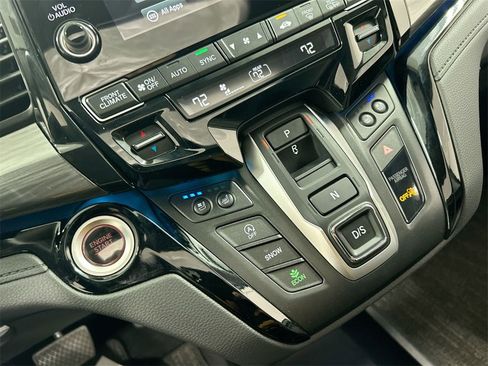 Used 2024 Honda Odyssey Elite image 18