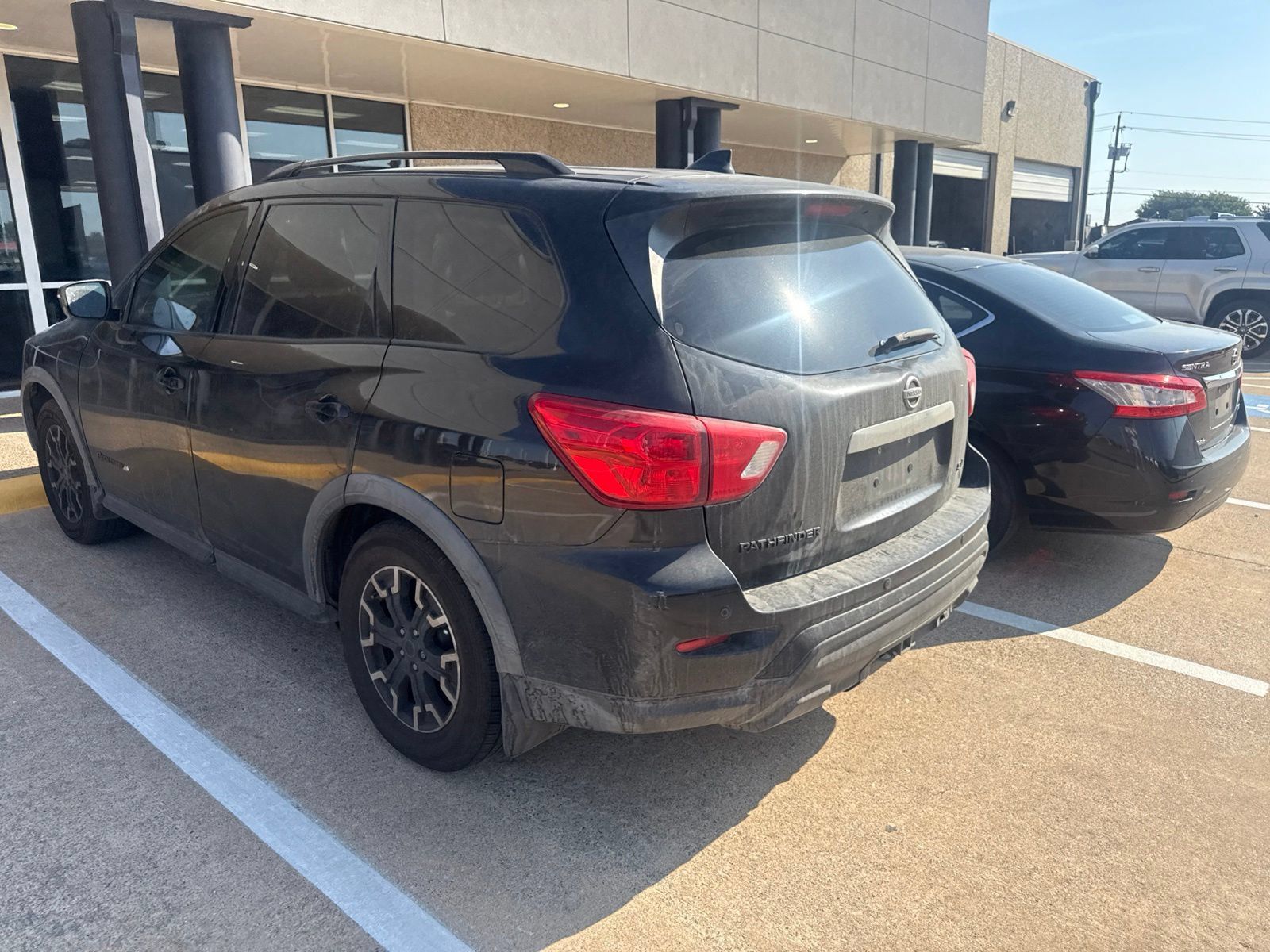 Used 2019 Nissan Pathfinder SV w/ Rock Creek Edition FWD image 5