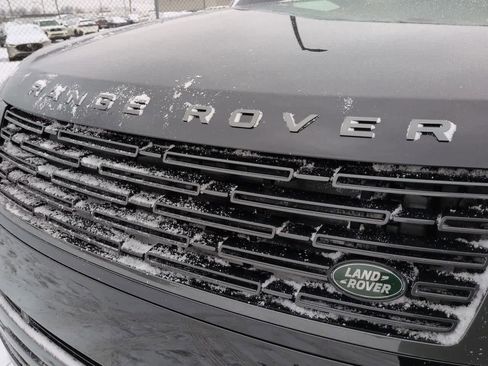 New 2026 Land Rover Range Rover Long Wheelbase SE image 12