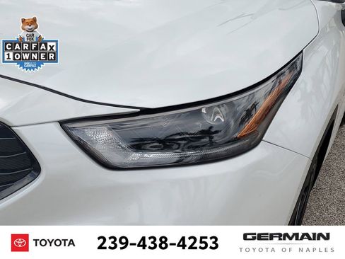 Used 2022 Toyota Highlander XSE FWD image 16