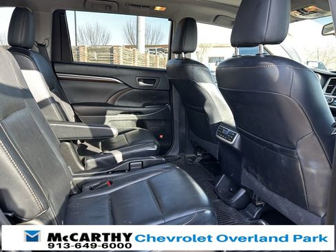 Used 2015 Toyota Highlander Limited image 13
