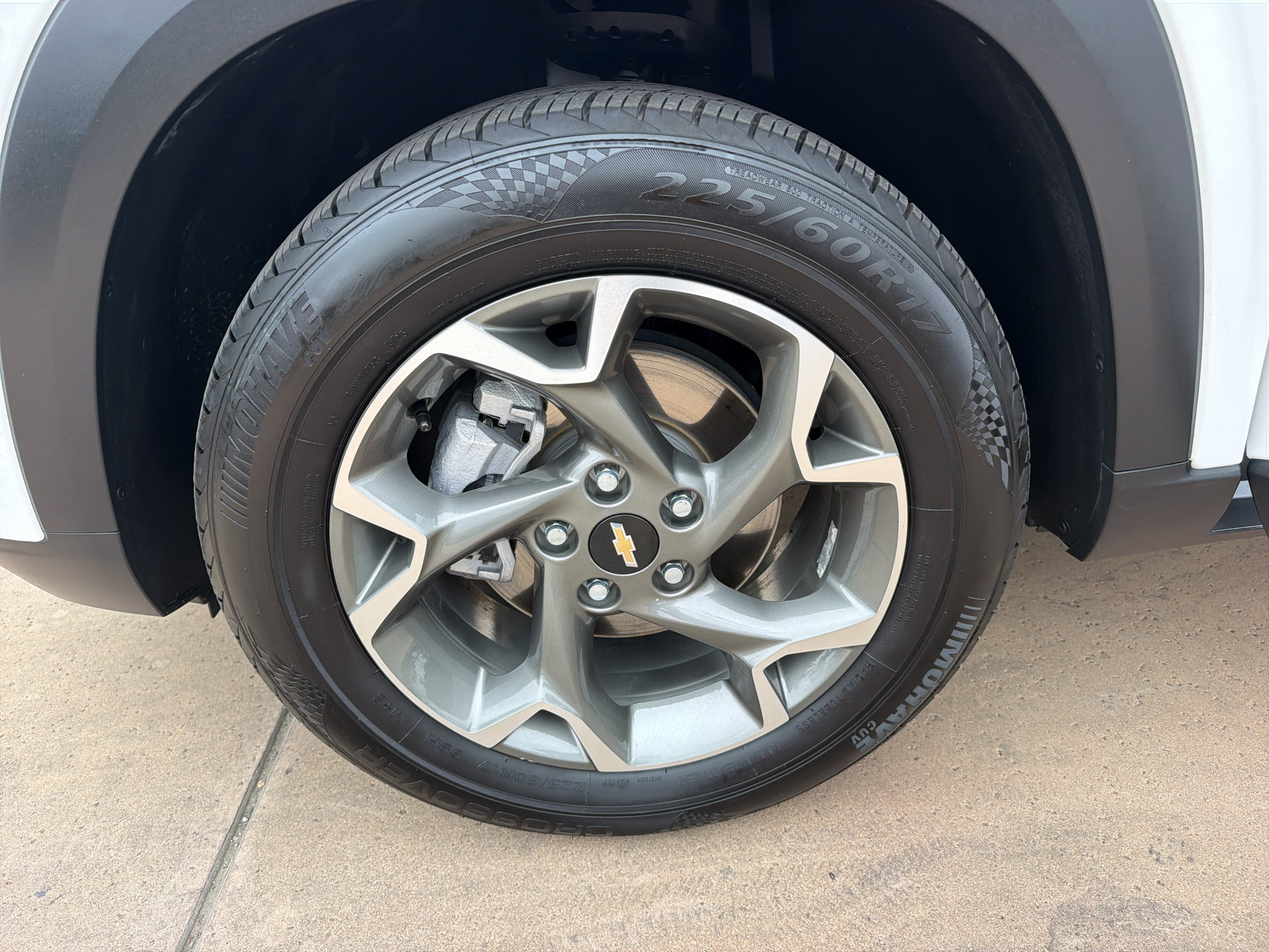 Used 2025 Chevrolet Trax LT FWD image 20