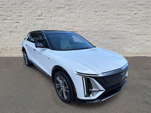 New 2026 Cadillac Lyriq Luxury w/ LPO, Floor Liner Package RWD image 3