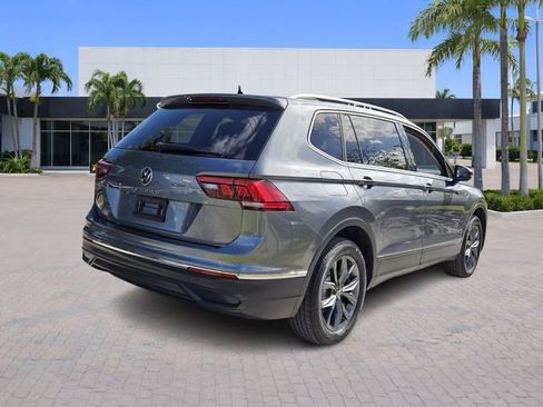 Certified 2022 Volkswagen Tiguan SE FWD image 6