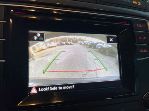 Used 2017 Volkswagen Tiguan Limited image 11