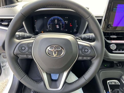 Used 2025 Toyota Corolla XSE image 33