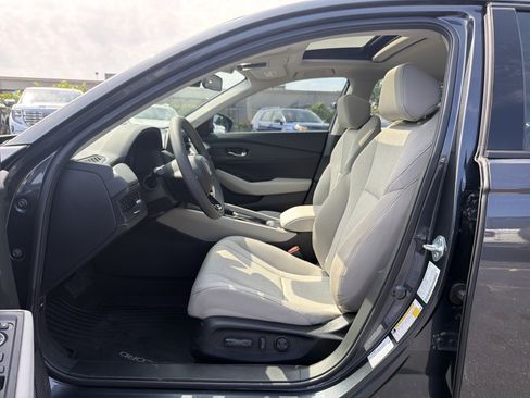 Used 2025 Honda Accord SE image 13
