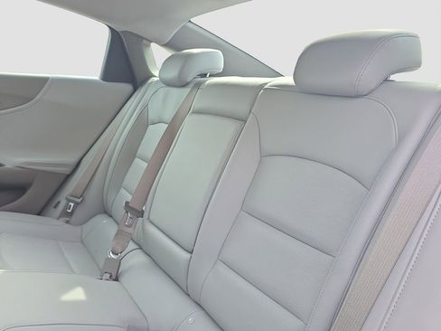 Used 2019 Chevrolet Malibu Premier w/ Sun and Wheel Package FWD image 12