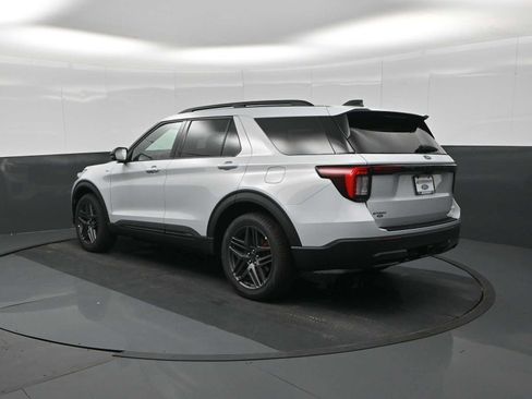 New 2026 Ford Explorer ST-Line w/ ST-Line Street Pack AWD/4WD image 6