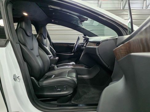 Used 2019 Tesla Model X Performance image 15