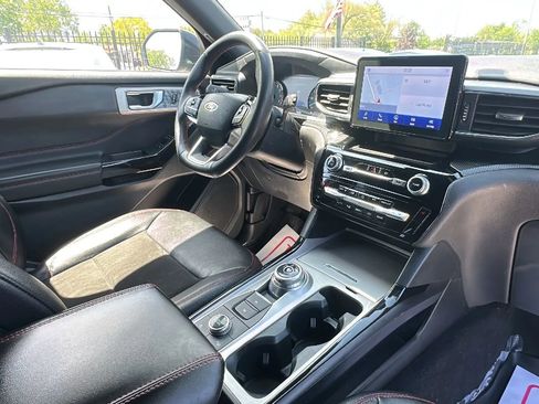 Used 2023 Ford Explorer ST-Line AWD/4WD image 20