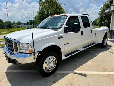 Used 2003 Ford F550 2WD Crew Cab Super Duty image 4