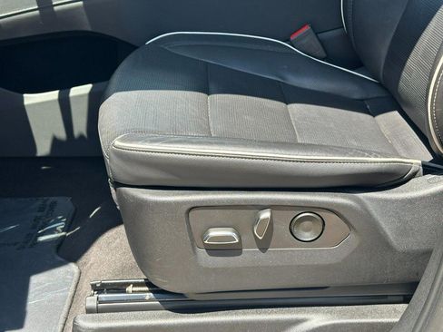 Used 2023 Cadillac Escalade Premium Luxury image 20