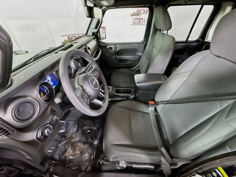 Used 2023 Jeep Gladiator Willys image 26