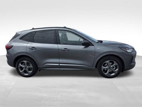 Used 2024 Ford Escape ST-Line w/ Tech Pack #1 FWD image 2