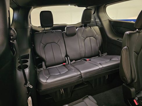 New 2026 Chrysler Pacifica Select image 32
