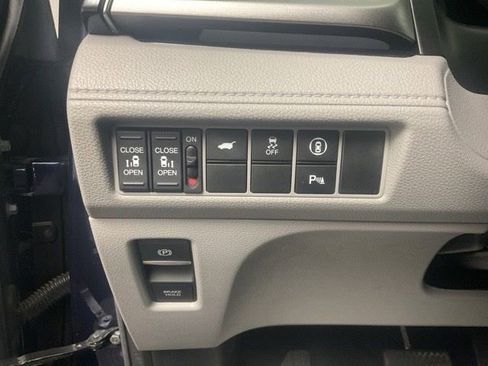 Certified 2024 Honda Odyssey Touring image 13