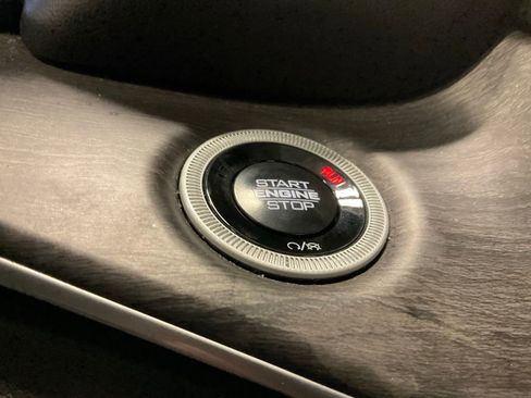 Used 2024 Jeep Grand Cherokee L Limited w/ Luxury Tech Group II AWD/4WD image 19