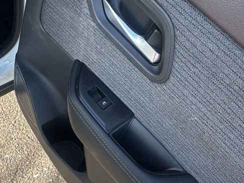 Used 2021 Nissan Rogue SV FWD image 17