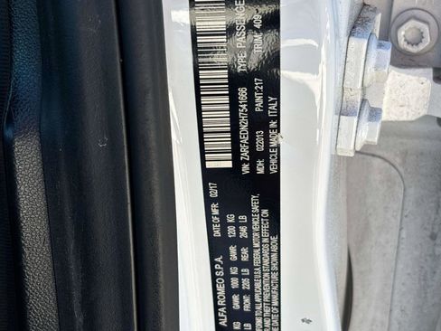 Used 2017 Alfa Romeo Giulia AWD image 29