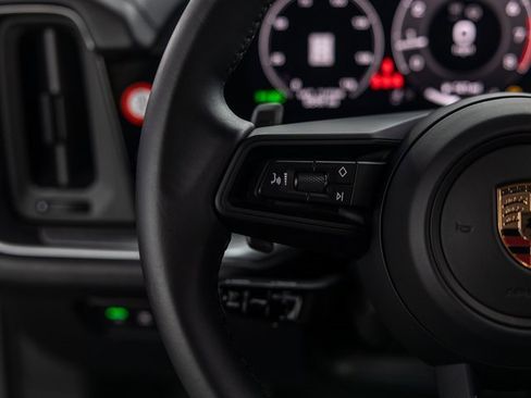 Certified 2025 Porsche Cayenne Coupe image 45