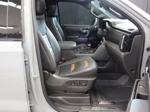 Used 2024 GMC Sierra 1500 AT4 w/ Technology Package AWD/4WD image 65