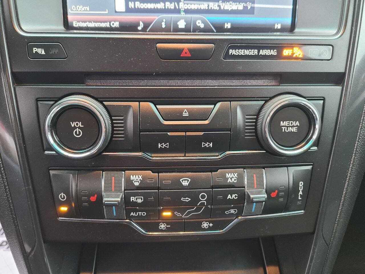 Used 2016 Ford Explorer XLT AWD/4WD image 15