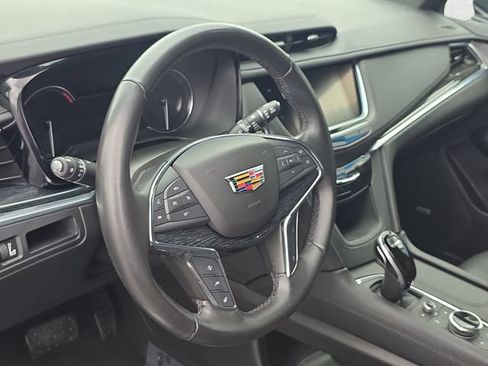 Used 2020 Cadillac XT5 Premium Luxury AWD/4WD image 16