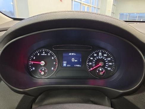 Used 2020 Kia Sorento LX image 24