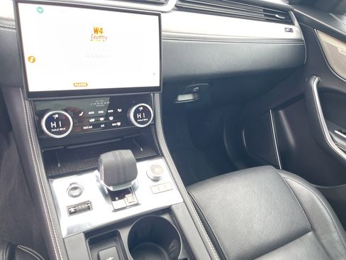 Used 2025 Jaguar F-PACE R-Dynamic S image 26