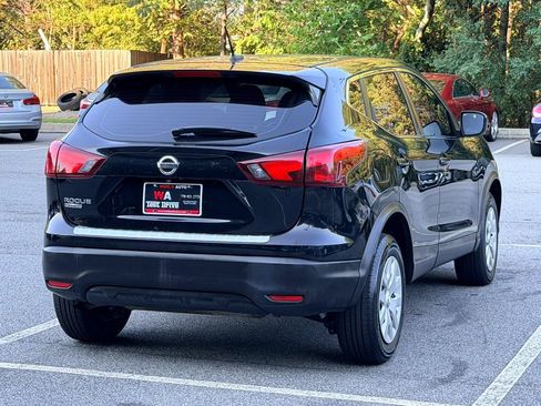 Used 2018 Nissan Rogue Sport S AWD/4WD image 5