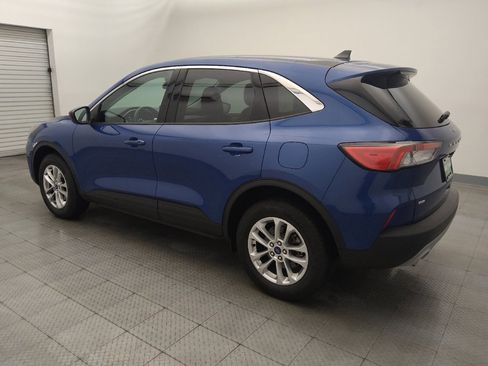 Used 2022 Ford Escape SE image 3