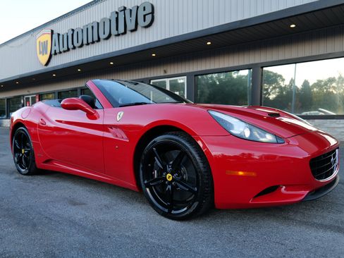 Used 2014 Ferrari California image 90