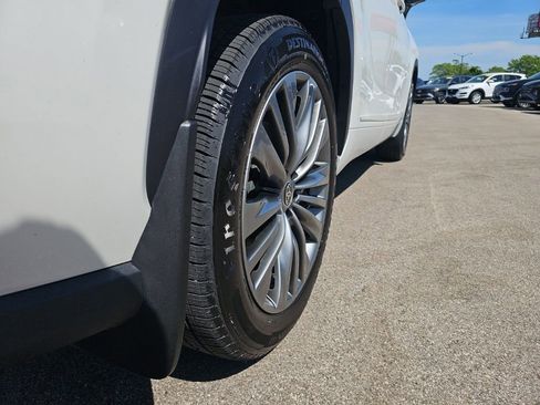 Used 2020 Toyota Highlander Platinum AWD/4WD image 43