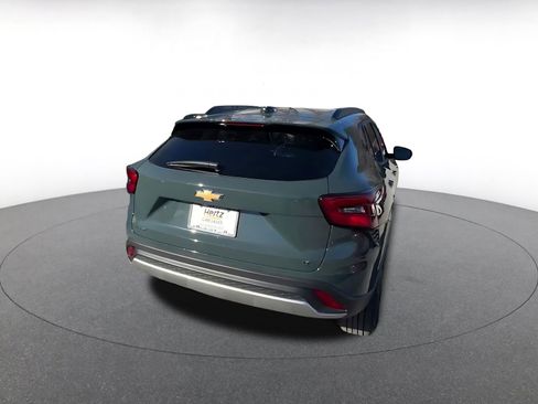 Used 2025 Chevrolet Trax LT image 14