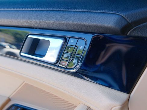 Used 2017 Porsche Panamera image 50