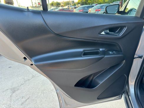 Used 2019 Chevrolet Equinox LT image 14