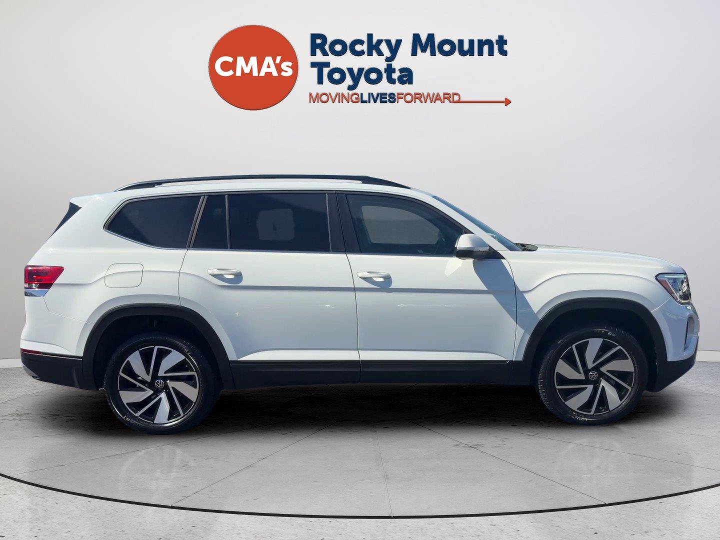 Used 2025 Volkswagen Atlas SE AWD/4WD image 11