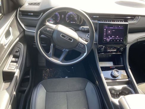 New 2025 Jeep Grand Cherokee L Altitude image 12