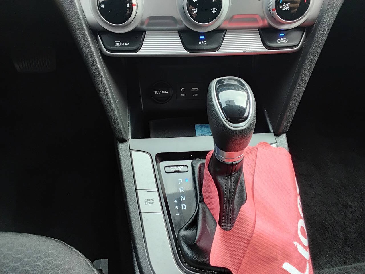 Used 2019 Hyundai Elantra SE w/ Cargo Package FWD image 16