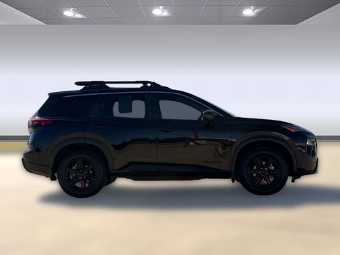 Used 2025 Nissan Rogue SV w/ Rock Creek Premium Package AWD/4WD image 8