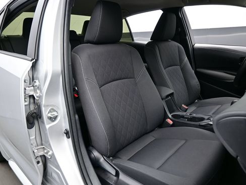 Used 2025 Toyota Corolla LE FWD image 13