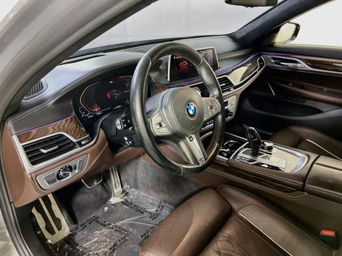 Used 2021 BMW 750i xDrive w/ Executive Package image 9